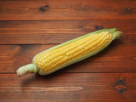 とうもろこし とうもろこし とうもろこし,テーブル,夏野菜の写真素材