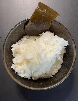 R7.10.14 こまち昆布ご飯の茶碗飯 R7.10.14 こまち昆布ご飯の茶碗飯 茶碗飯,あきたこまち,昆布ご飯の写真素材