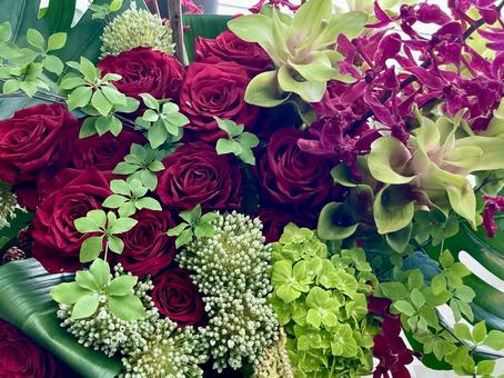 赤いバラのフラワーアレンジメント 赤いバラのフラワーアレンジメント 赤いバラ,薔薇,フラワーアレンジメントの写真素材