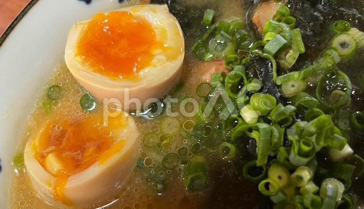 煮卵 卵,ラーメン,美味しいの写真素材