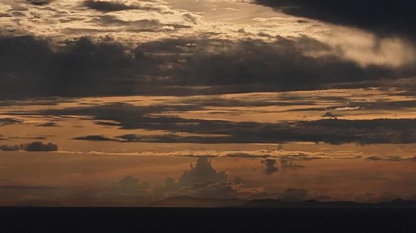 雲011 夕焼け,朝焼け,夕日の写真素材