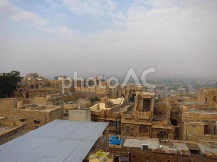 インド　ジャイサルメール　朝の街並み　2 朝,路地,石畳の写真素材