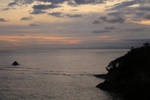 A beautiful sunset from Nishiizu hot spring town, JPG