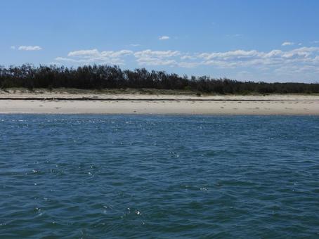 ＡＵＳヌーサーリバー、どこまでも空と河 自然,風景,空の写真素材
