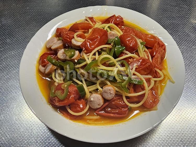 トマトパスタ トマトパスタ,パスタ,ピーマンの写真素材