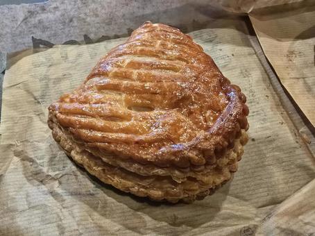 美味しそうなアップルパイ パン,カンパーニュ,食べ物の写真素材