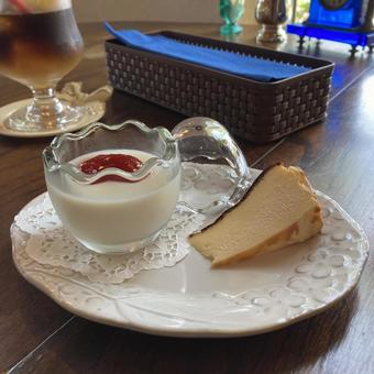 チーズケーキとブランマンジェ チーズケーキとブランマンジェの写真