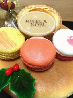 マカロンのクリスマスケーキ マカロンのクリスマスケーキ クリスマス,かわいい,12月の写真素材
