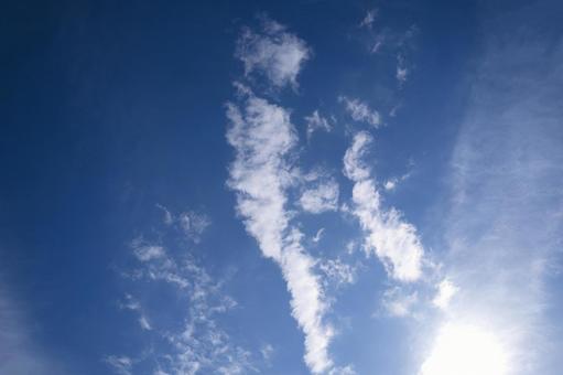 青空 爽やか 爽快 旅行,夏,ナチュラル,空,青空,晴れ,風景,広告,コピースペース,行楽,観光,天気,白,青,自然,背景,癒し,雲,7月,8月,希望,環境,爽やか,初夏,壁紙,季節,深呼吸,テクスチャ,鮮やか,日焼け,UV,やすらぎ,テキストスペース, 青空 爽やか 爽快 旅行,夏,ナチュラル,空,青空,晴れ,風景,広告,コピースペース,行楽,観光,天気,白,青,自然,背景,癒し,雲,7月,8月,希望,環境,爽やか,初夏,壁紙,季節,深呼吸,テクスチャ,鮮やか,日焼け,UV,やすらぎ,テキストスペース,の写真