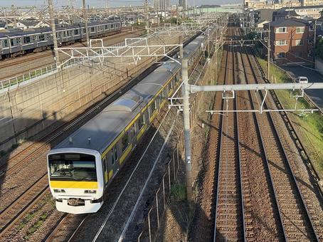E231系 中央・総武線各駅停車 幕張駅 E231系 中央・総武線各駅停車 幕張駅の写真