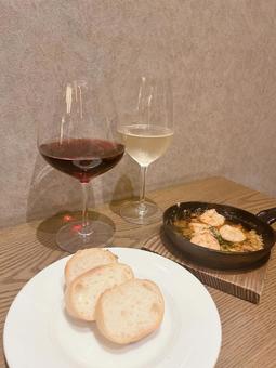 Wine, baguette and ajillo, JPG Wine, baguette and ajillo, JPG