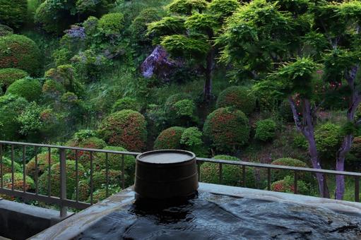 A tasteful open-air bath A tasteful open-air bath