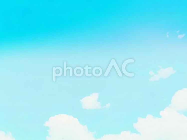 青空　空　雲　美しい　明るい　おしゃれ　かわいい　ナチュラル　背景　バックグラウンド　幻想的　神秘的　 雲,明るい,青空の写真素材