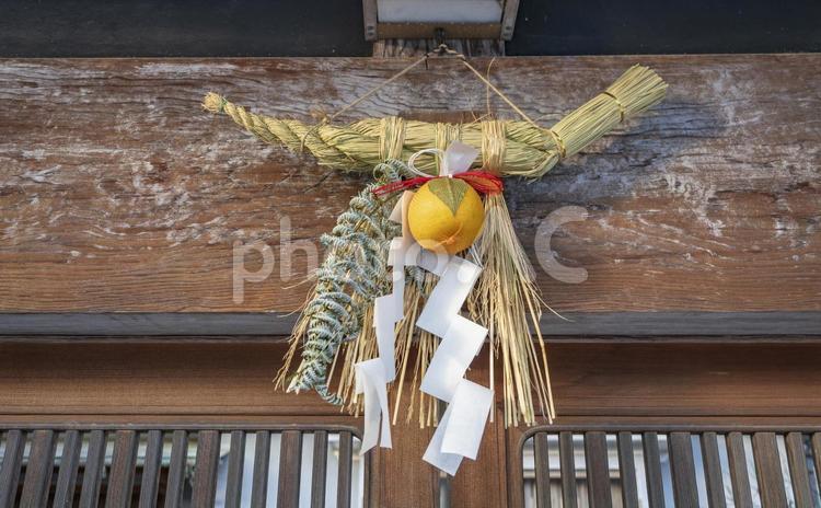 和風の玄関の正月飾り 和風の玄関の正月飾り,和風,玄関の写真素材