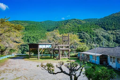 福岡県　大きな椅子・大きな机 大きな椅子,大きな机,巨大オブジェの写真素材