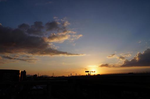 街の夕景 夕景,晴れ,町並みの写真素材