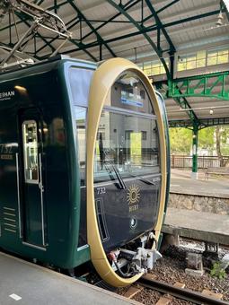 比叡山観光へ向かう叡山電車ひえい 比叡山観光へ向かう叡山電車ひえい 京都,比叡山,叡山電鉄の写真素材