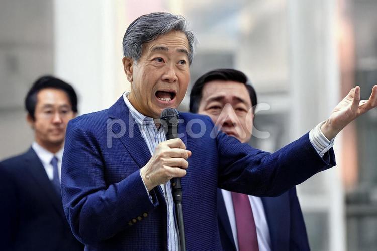 街頭演説をする男性 選挙,街頭演説,演説の写真素材