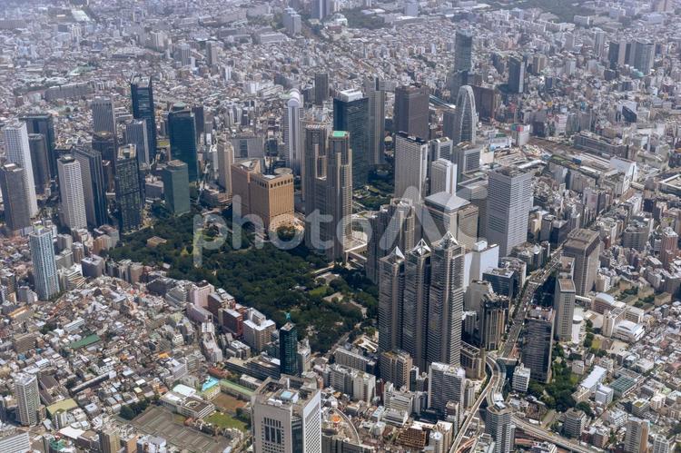 東京都渋谷区初台上空から新宿方向を空撮 空撮,新宿,西新宿の写真素材
