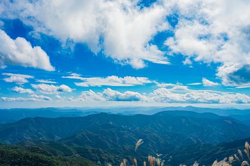 四国地方　四国カルスト台地の風景 カルスト台地,四国,四国地方の写真素材