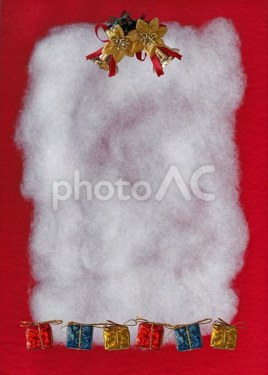 ベルとプレゼント01赤-タテ クリスマス,冬,フェルトの写真素材