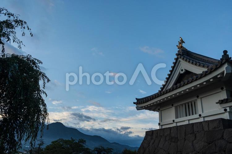 早朝の蔵王連峰と上山城（月岡公園）２ 早朝,蔵王連峰,上山城の写真素材