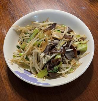 R7.11.03　野菜などの中華炒め 中華炒め,野菜,きくらげの写真素材