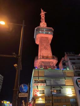 夜闇に輝く別府タワー 夜闇に輝く別府タワーの写真