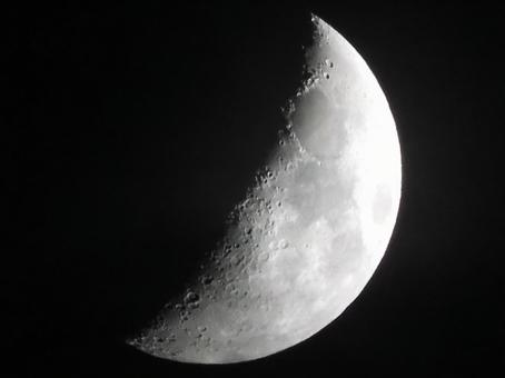 欠けた月 月,月面,天体の写真素材