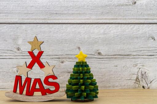 XMASのオブジェとクリスマスツリー クリスマス,クリスマスツリー,オブジェの写真素材