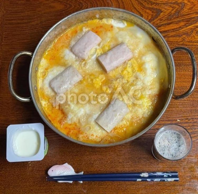 七分突きご飯の肉と長芋とろろと卵のおじや 夕食,おじや,あきたこまちの写真素材