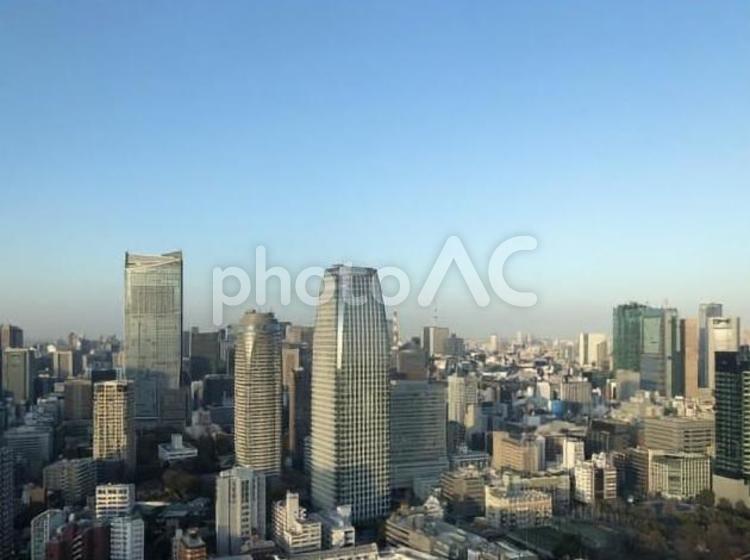 ビルと夕暮れ ビジネス,夕暮れ,超高層ビルの写真素材