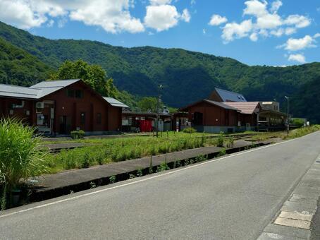 道の駅九頭竜裏にある九頭竜湖駅の風景 風景,自然,山の写真素材