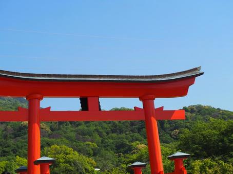 宮島サービスエリアの鳥居 宮島サービスエリアの鳥居 宮島sa,宮島サービスエリア,鳥居の写真素材