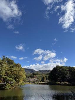 晩秋の小坂田池（長野県塩尻市）の写真
