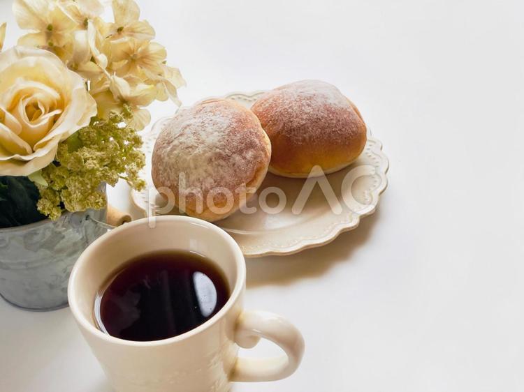 パンとコーヒーのブレックファースト コーヒー,パン,ブレックファーストの写真素材