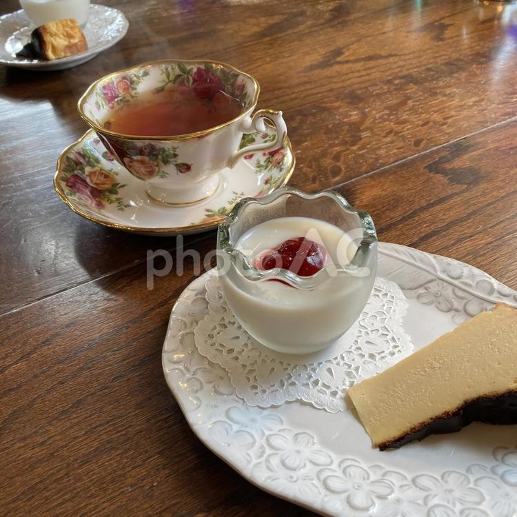 紅茶とおしゃれなデザート ドリンク,ホット,飲み物の写真素材