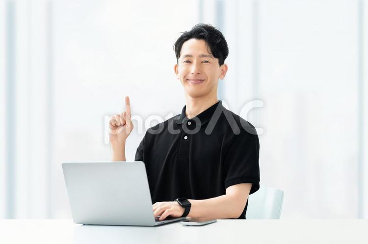 男性セミナー講師・インストラクター 男性,パソコン,講師の写真素材