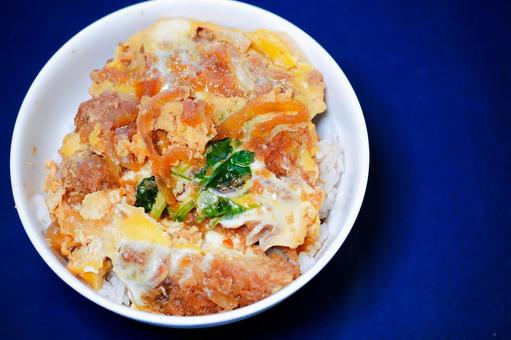 かつ丼 食事,食卓,かつ丼の写真素材
