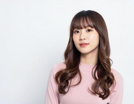 カメラ目線の女性 カメラ目線の女性の写真