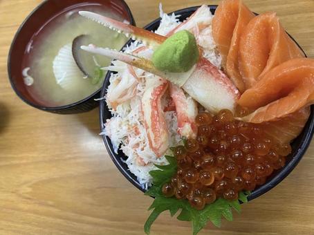 海鮮丼 海鮮丼 海鮮丼,カニ,イクラの写真素材