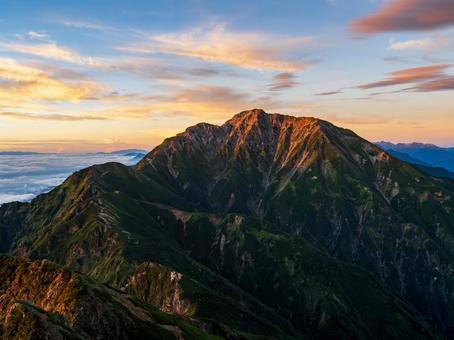 五竜岳モルゲンロート 五竜岳モルゲンロートの写真