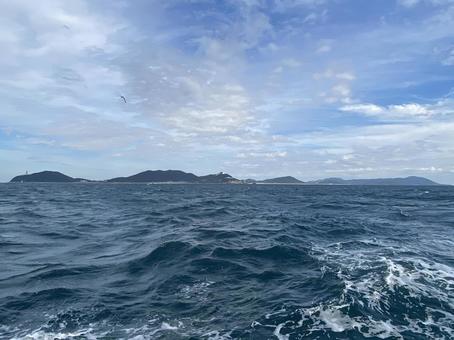 荒れた海 海,波,島の写真素材
