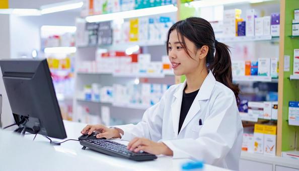 働く薬剤師 働く薬剤師の写真