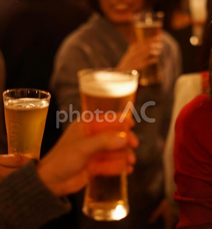 パーティー　乾杯　 ビール,アルコール,乾杯の写真素材