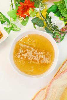 コムハニー コムハニー コムハニー,巣入り蜂蜜,巣蜜の写真素材