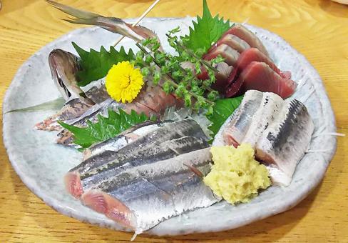 お刺身盛り合わせの写真