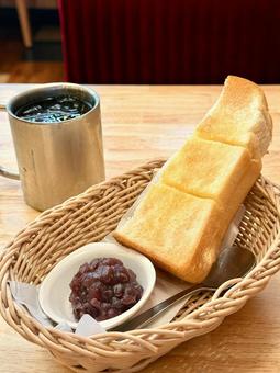 Ogura and toast breakfast, JPG Ogura and toast breakfast, JPG