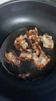 カリカリ豚肉 food,gourmet,cookingの写真素材