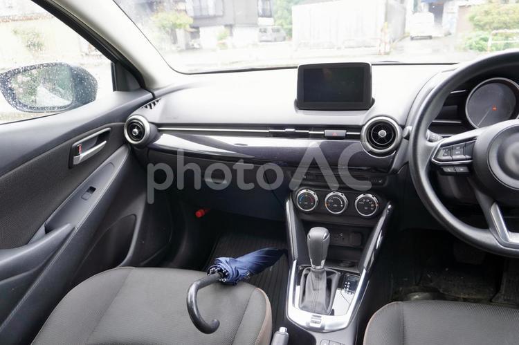 自動車の助手席に置いた傘02 自動車,コンパクトカー,助手席の写真素材